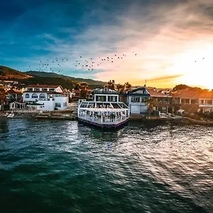 Hotel Black Lotus, İzmir